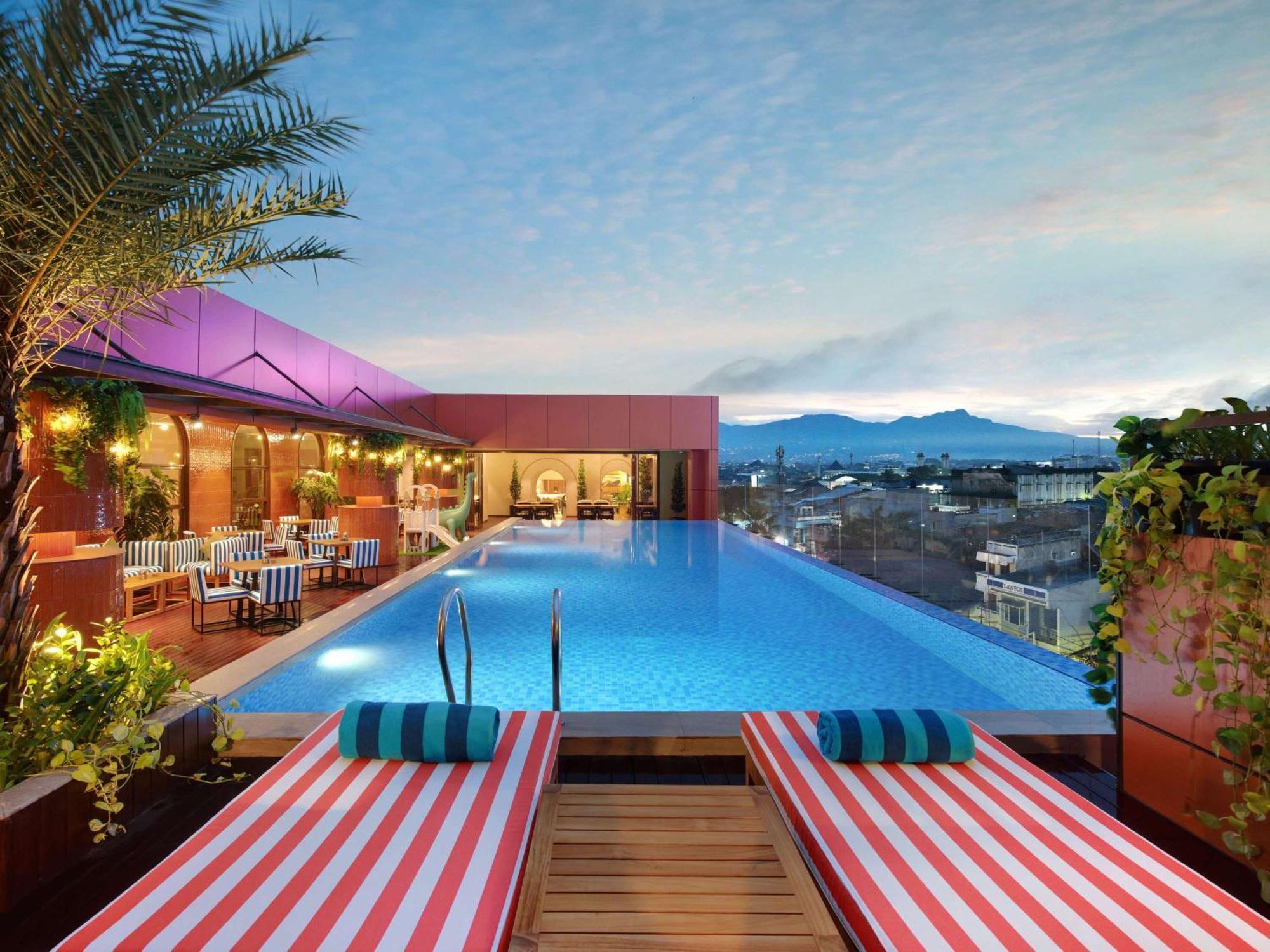 Mercure Garut City Center Экстерьер фото