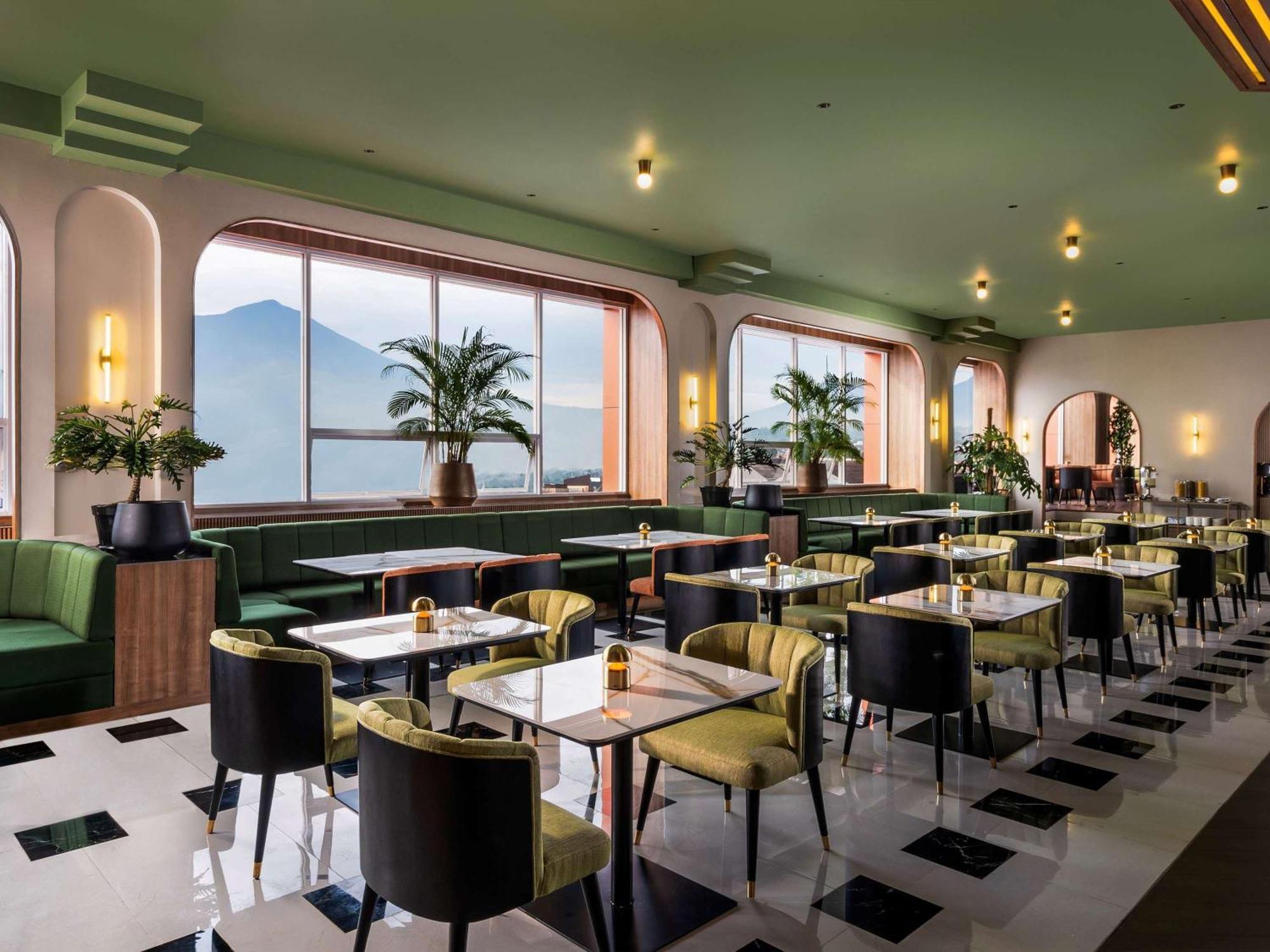 Mercure Garut City Center Экстерьер фото